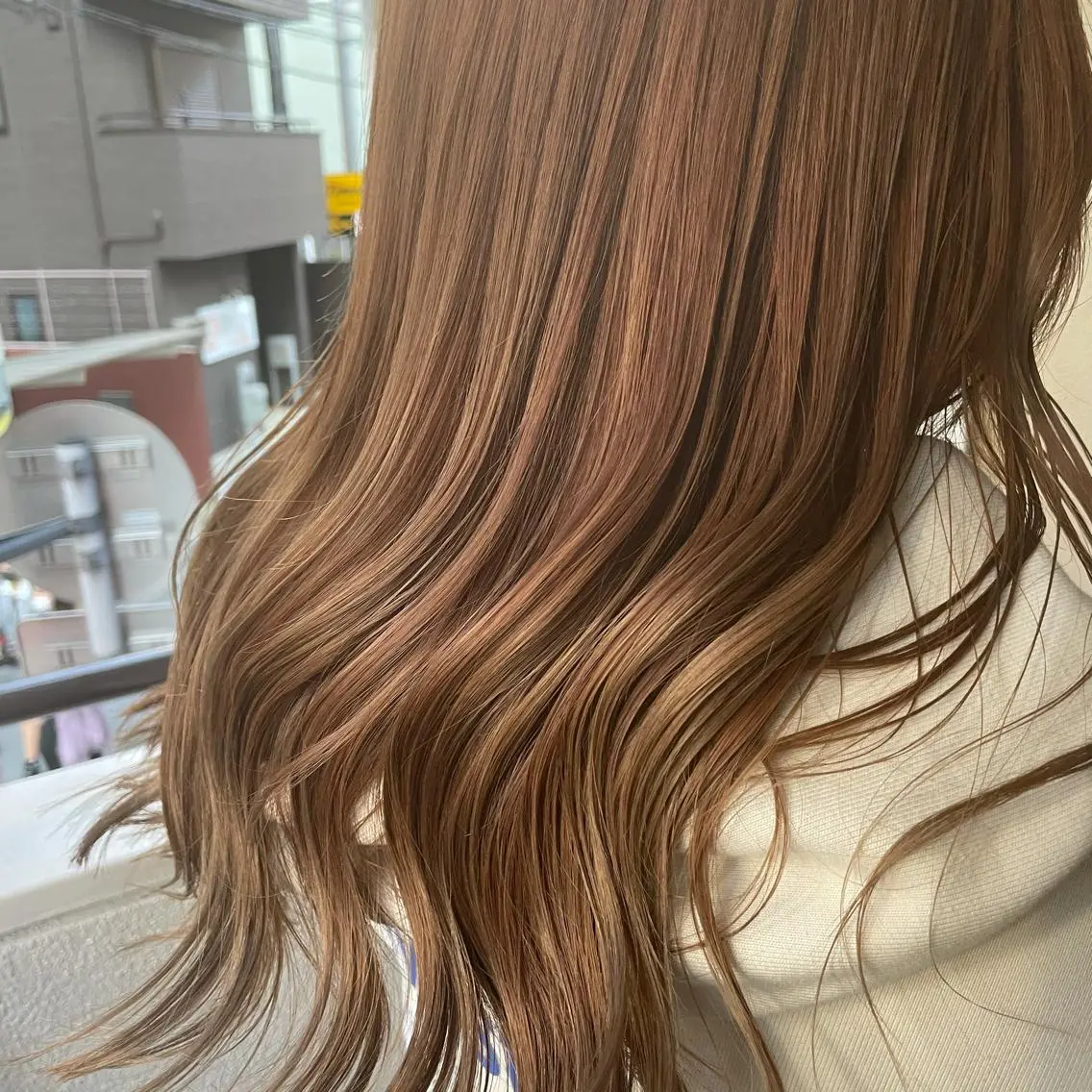 ミディアム カラー パーマ ヘアアレンジ メンズ キッズ ネイル マツエク・マツパ ヘアカラー トリートメント ヘアセット 切りっぱなしヘアボブ ミディアムヘアRYOのヘアスタイル