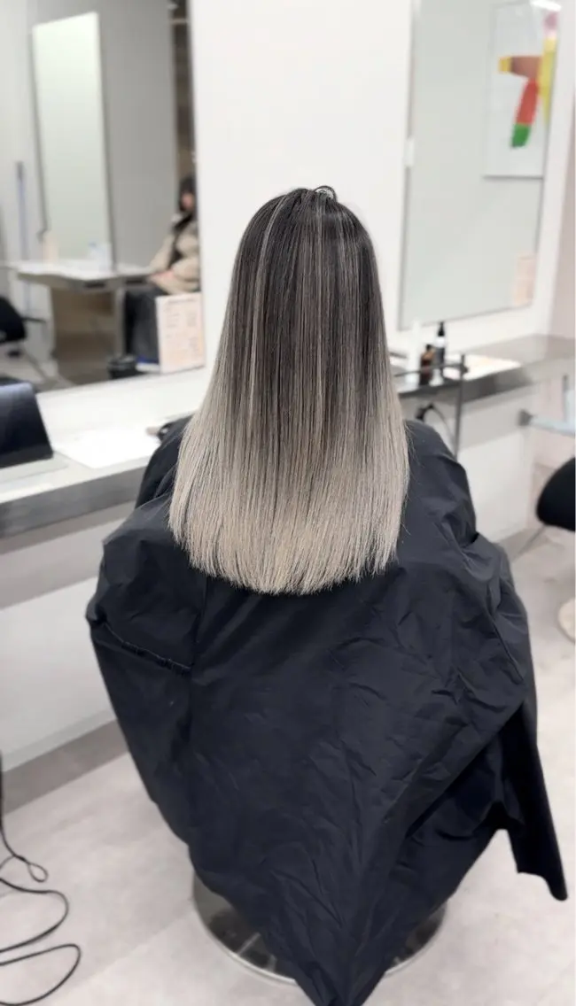 セミロング カラー ブリーチ×エクステ 超特化美容師のヘアスタイル