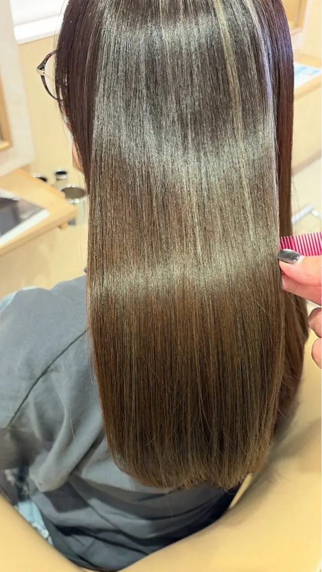 カラー 佐々木 七海のヘアスタイル