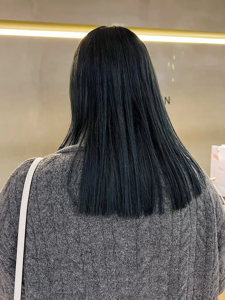 ミディアム 似合わせレイヤー ＆縮毛矯正のヘアスタイル