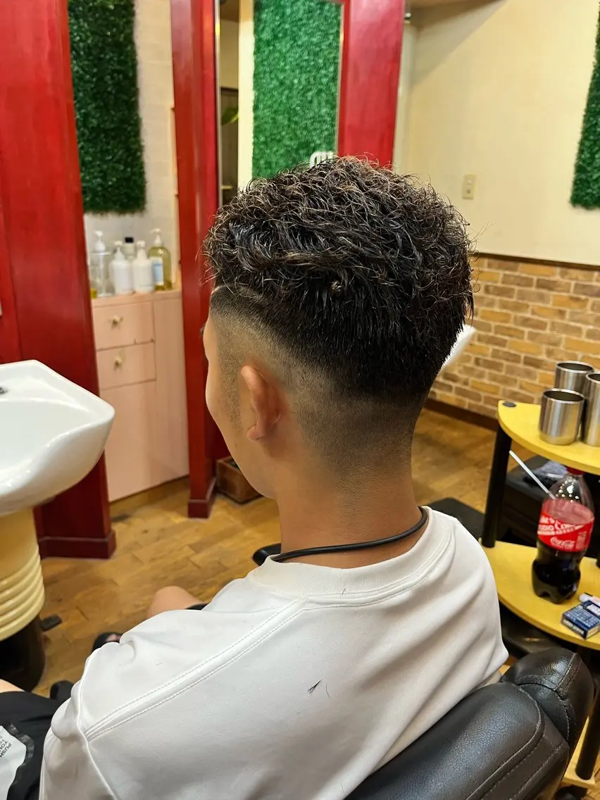 ショート パーマ メンズ メンズパーマ 似合わせカットのヘアスタイル
