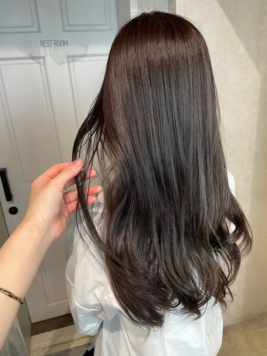 ロング カラー アッシュ グレージュ ラベンダーカラー ラベンダーグレージュ ラベンダーグレー ヘアカラー ナチュラル透明感🌱 小山美樹子のヘアスタイル