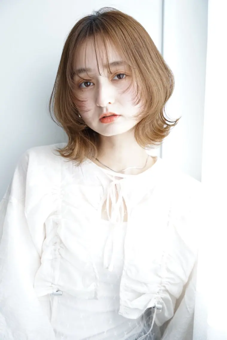 ミディアム カット ヘアカラー 中嶋 夏美のヘアスタイル