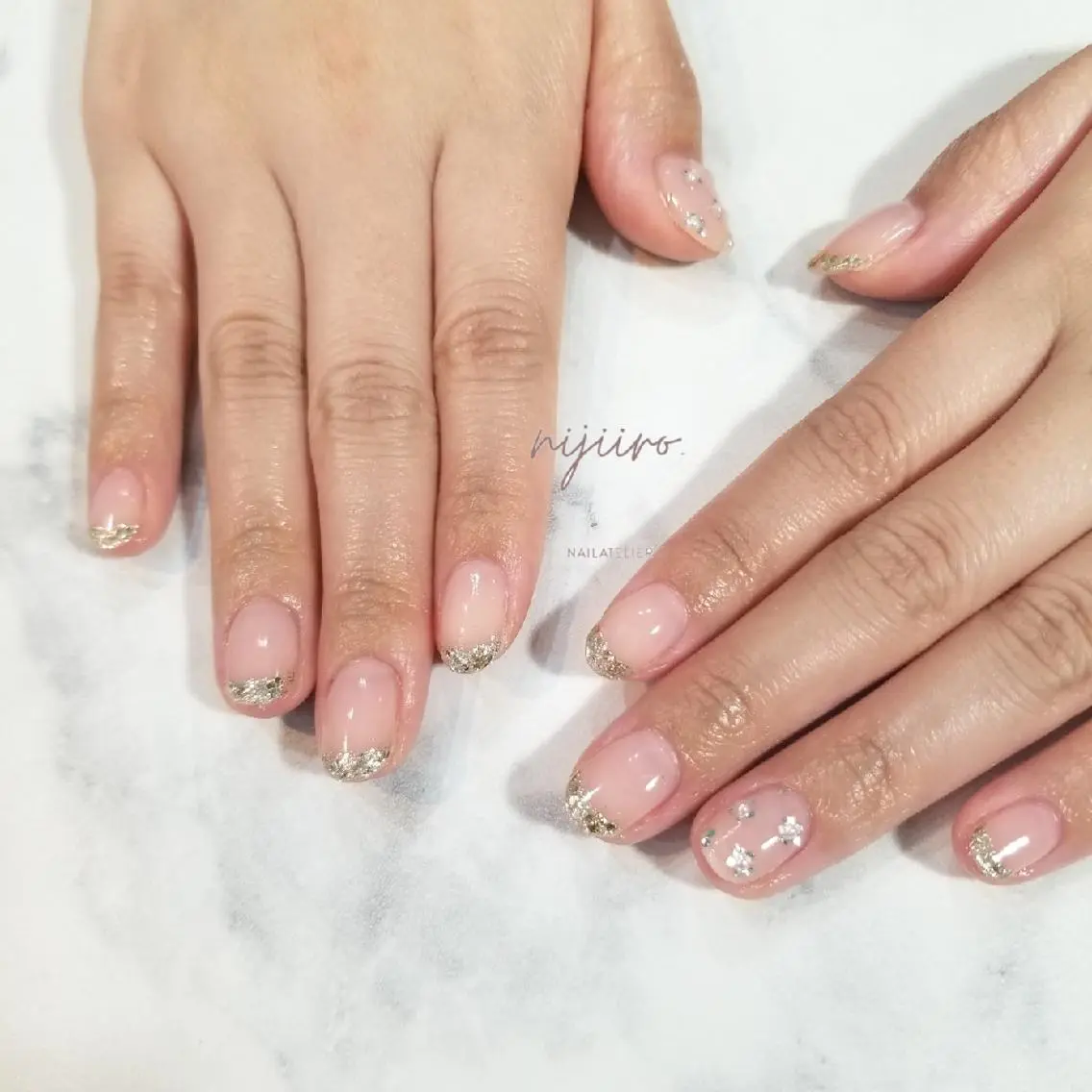ネイル フレンチネイル ラメ(グリッター) ハンドネイル nijiiro🌈 サトウのネイルデザイン