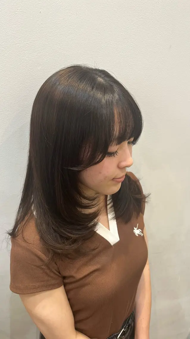 ミディアム 岡野 豪のヘアスタイル