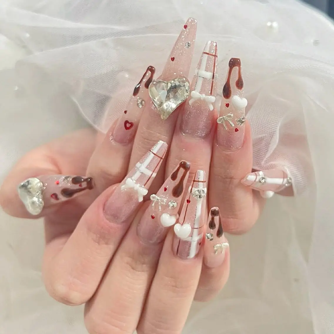 ネイル オーロラネイル クリアネイル 成人式 フラッシュネイル ジェルネイル ハンドネイル Amee Nail Salonのネイルデザイン