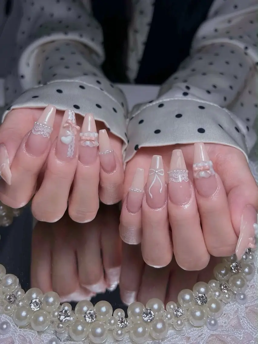 ネイル アートネイル ボルドー フレンチネイル ジェルネイル 氷ネイル・うるうるネイル ハンドネイル Julie NailSalonのネイルデザイン