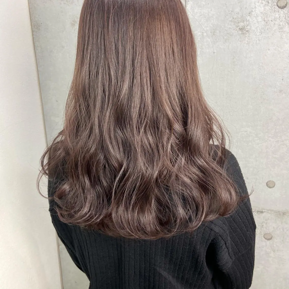 ロング カラー ヘアアレンジ ベージュカラー ラベンダーカラー ラベンダーベージュ Trip大名 AZUのヘアスタイル