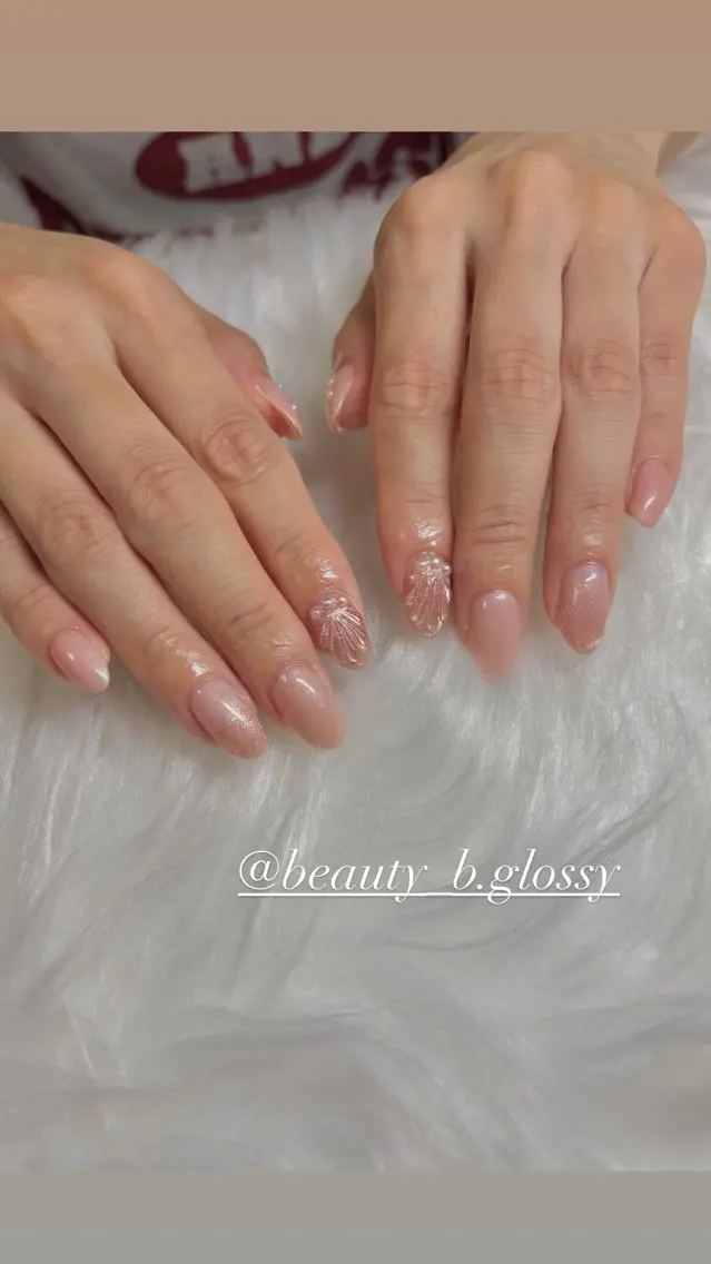 ネイル ハンドネイル フットネイル ビューティーサロン B.glossyのネイルデザイン