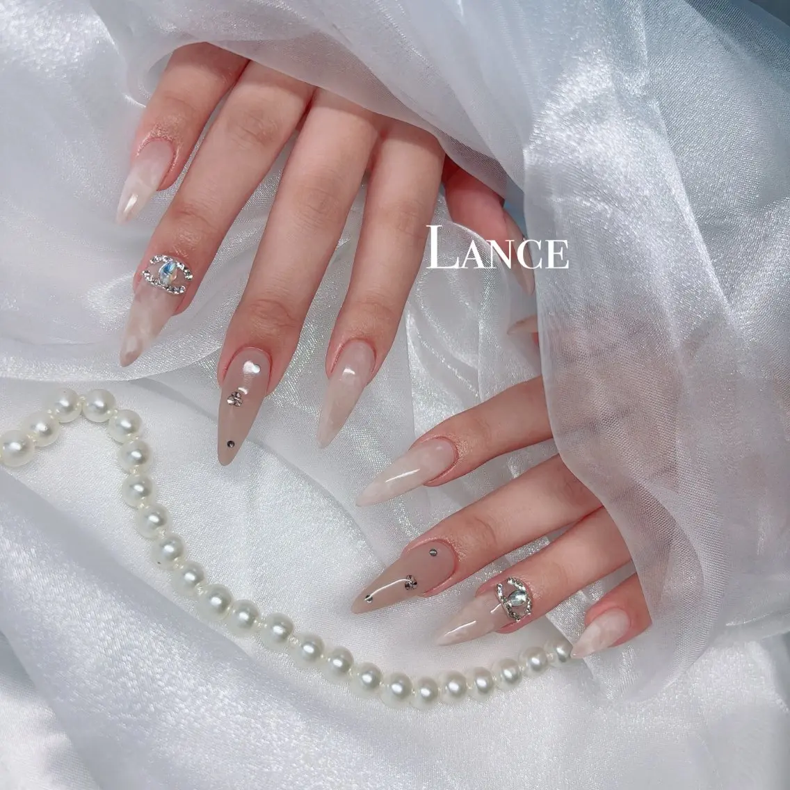 ネイル オーロラネイル フレンチネイル キラキラネイル 韓国ネイル 春ネイル Lance nailのネイルデザイン