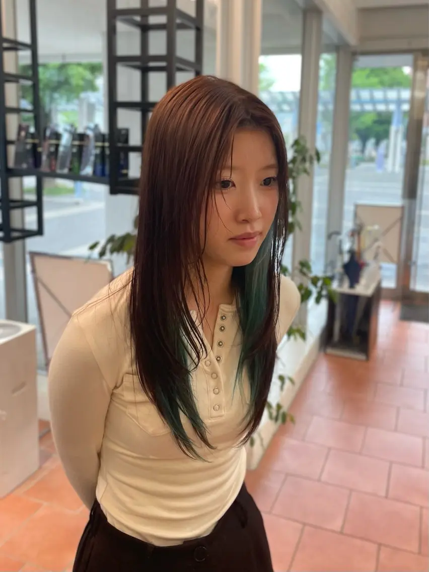 セミロング カラー ヘアカラー トリートメント ⭐️韓国ブリーチ 顔周りカット⭐️のヘアスタイル