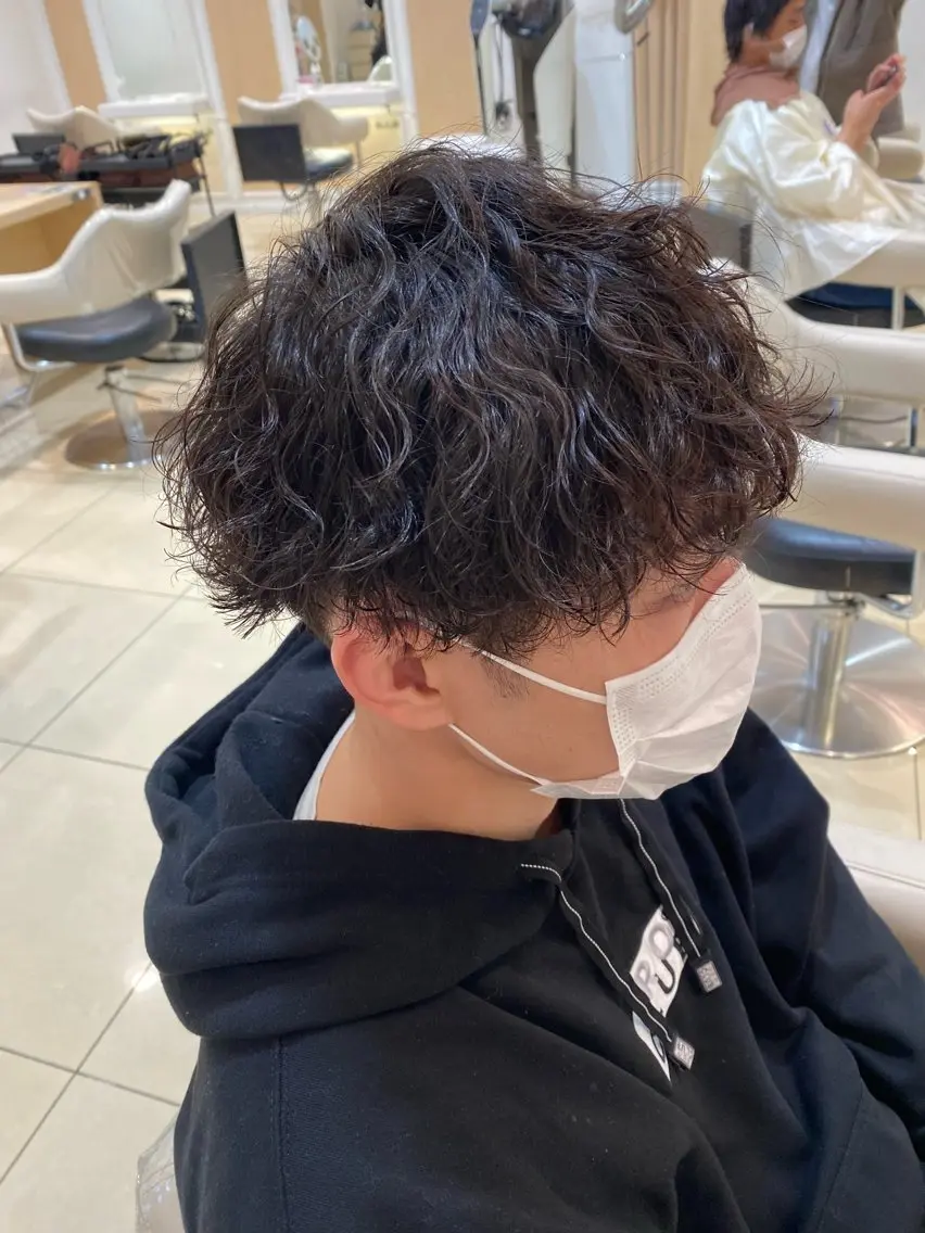 ショート パーマ メンズ カット パーマ トリートメント メンズ特化型美容師 栗山勇人のヘアスタイル
