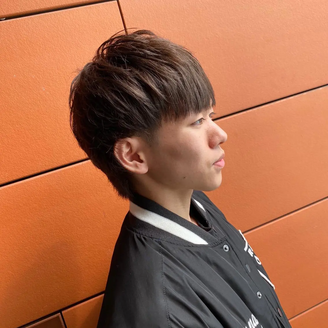 ショート カラー くせ毛 顔周りカット ウルフカット 井手 孔介のヘアスタイル