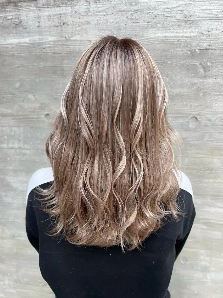 ロング カラー カット ヘアカラー トリートメント mana .のヘアスタイル