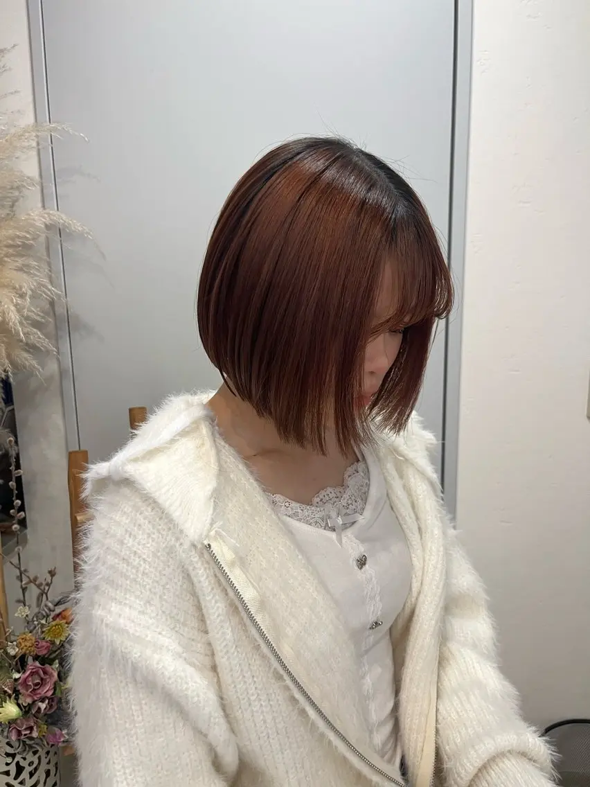 ショート カラー 長谷川 愛花のヘアスタイル