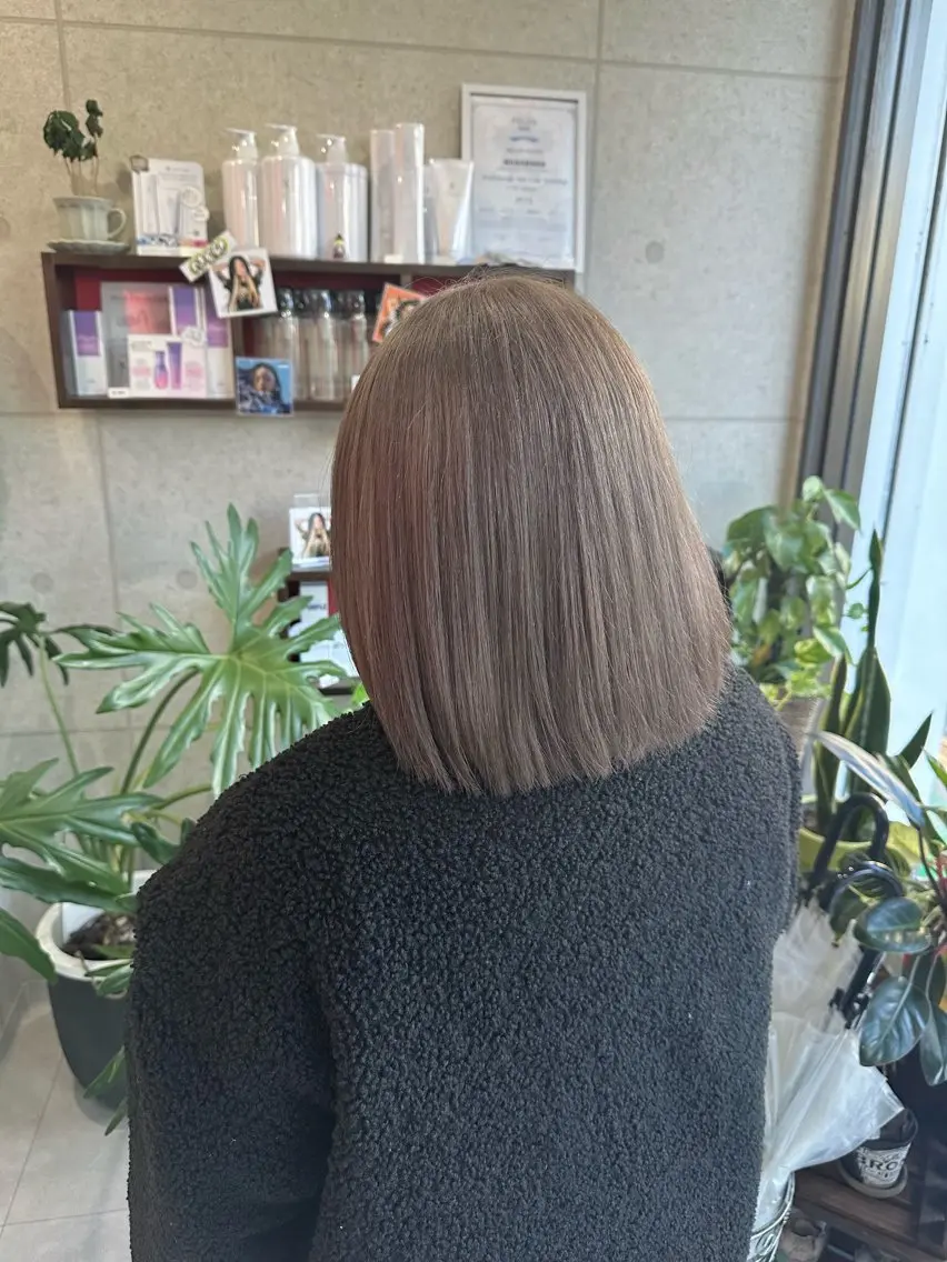 ショート カラー ブリーチ グレージュ 遠藤惟斗/自由が丘/ 透明感カラー/パーマのヘアスタイル