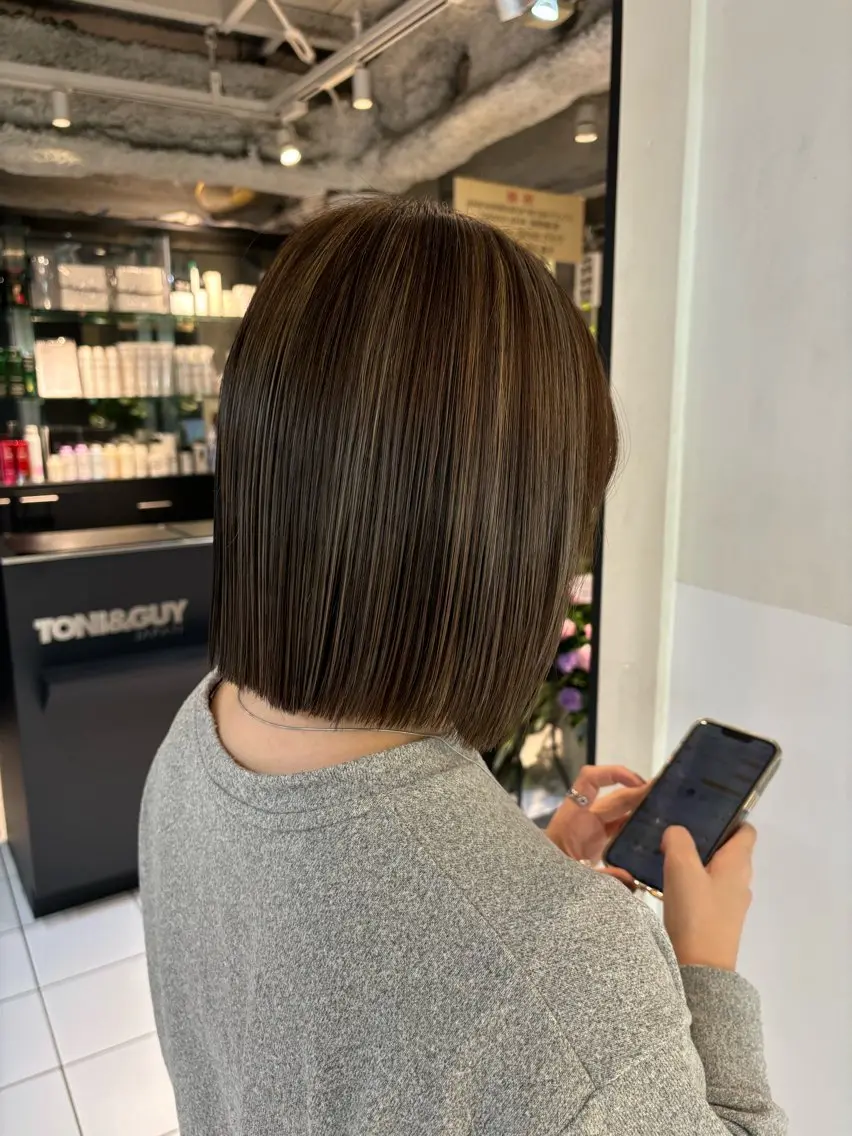 ショート カラー ブリーチ ハイライトカラー ブリーチなしカラー ハイライト 陽 愛のヘアスタイル