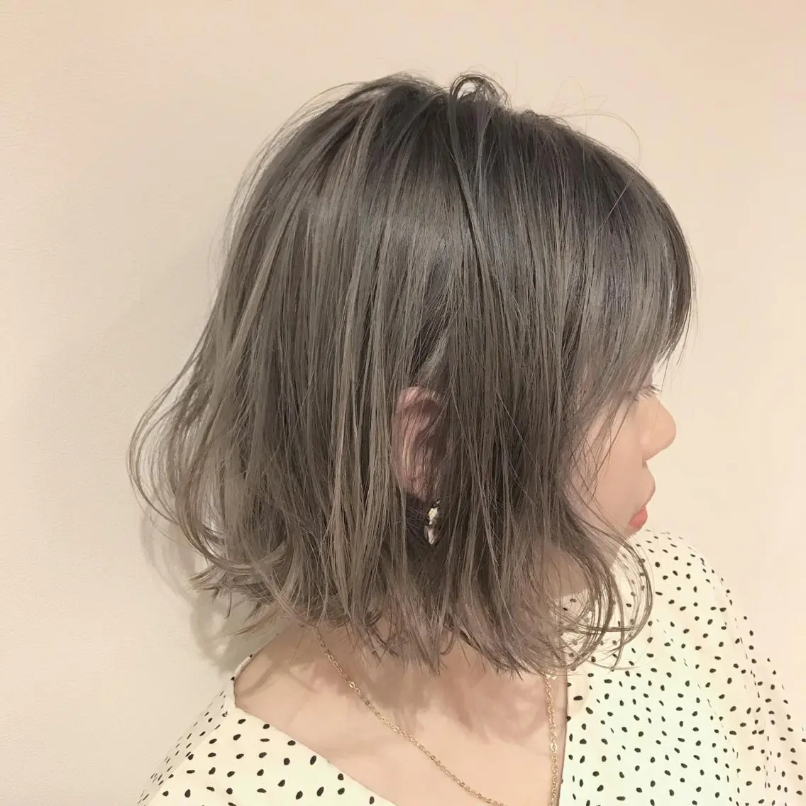 ショート カラー アッシュ アッシュグレー アッシュグレージュ バレイヤージュ ミストバング 髪質改善カラー韓国風 レイヤーtudaのヘアスタイル
