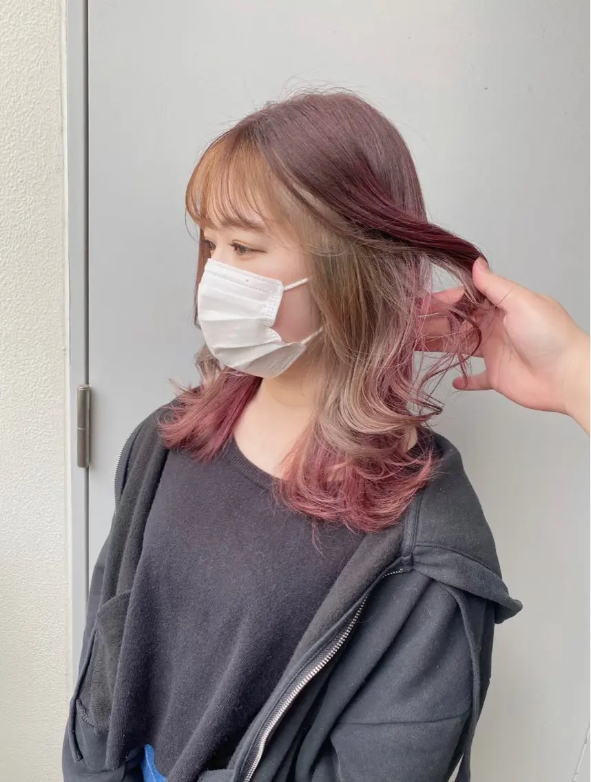 ロング カラー ハイトーンカラー 🦄レイヤーカットのヘアスタイル