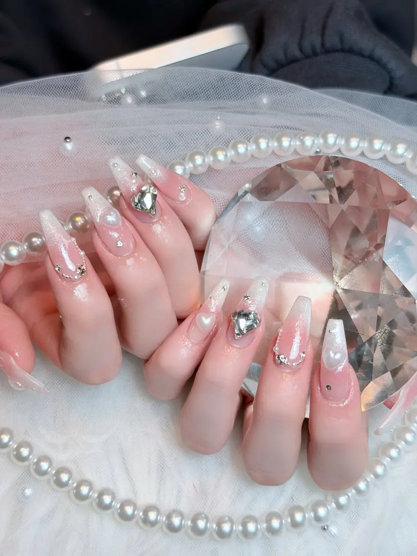 ネイル オーロラネイル ボルドー ブラウン 氷ネイル・うるうるネイル キラキラネイル ハンドネイル Julli NailStudioのネイルデザイン