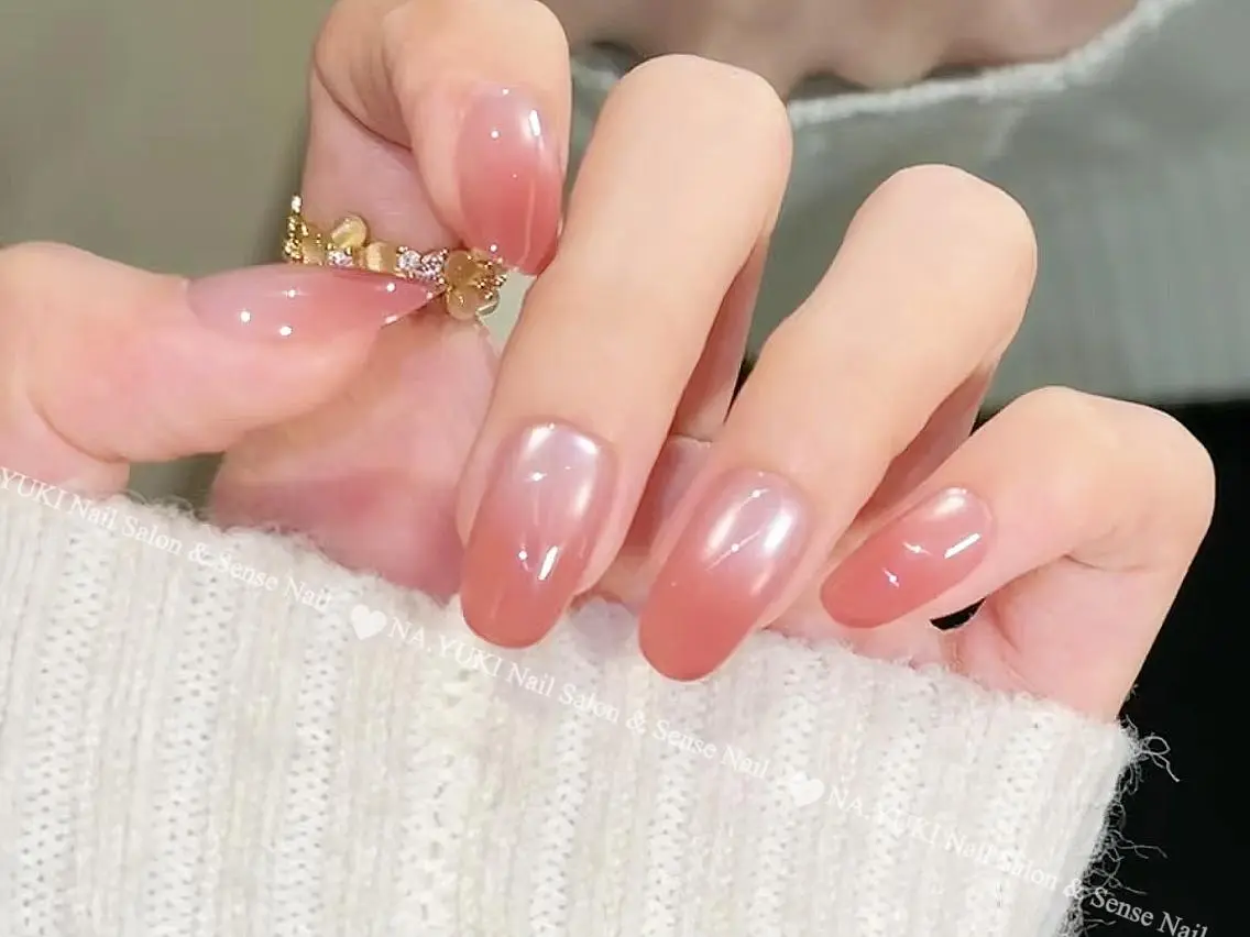ネイル ジェルネイル グラデーション マグネットネイル ミディアムネイル ミラーネイル 🌙Aira 🌙のネイルデザイン