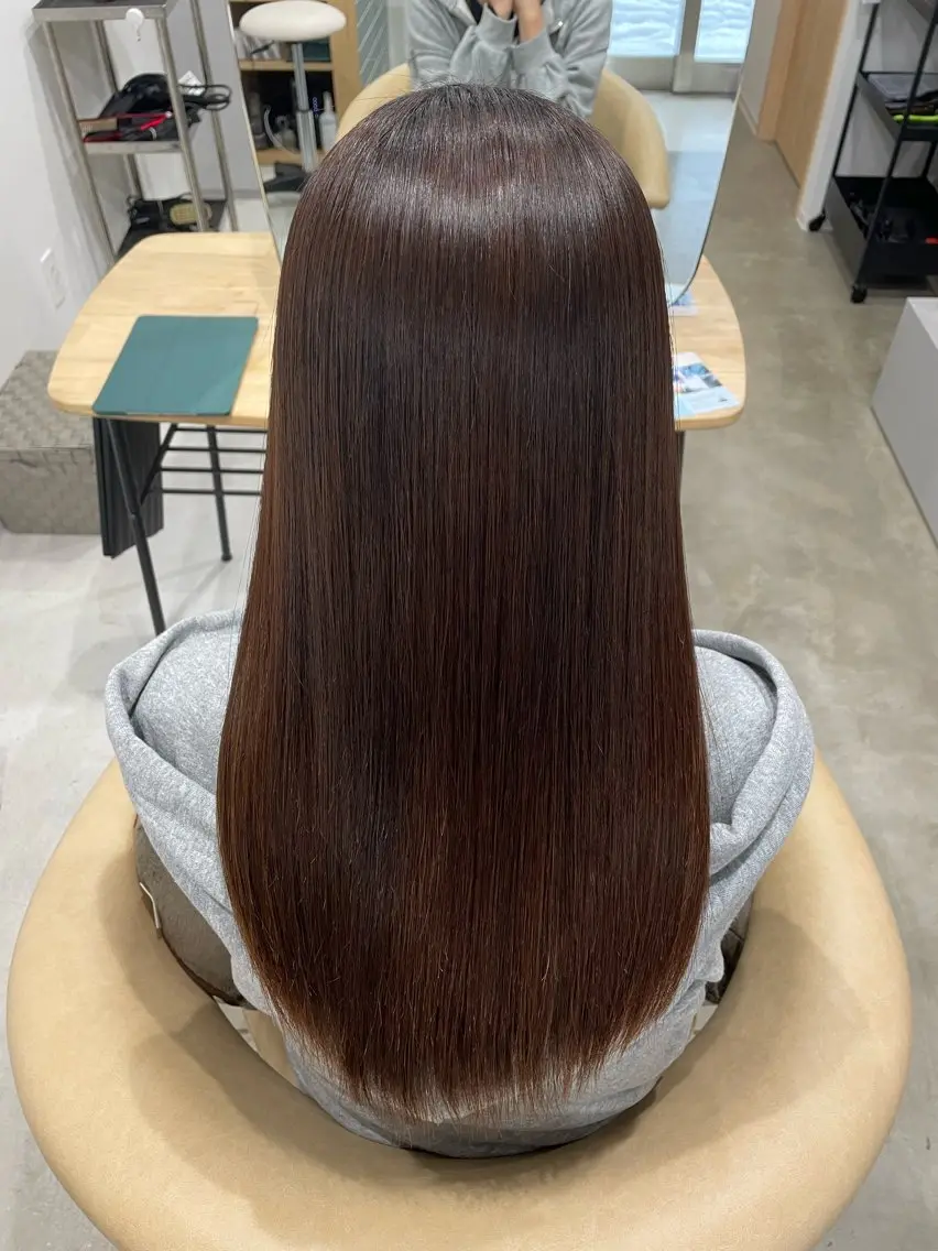 ロング 酸性ストレート 鈴木 千尋のヘアスタイル