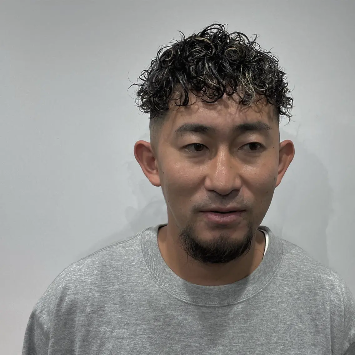 ショート メンズ フェードカット メンズパーマ スキンフェード カット パーマ トリートメント 💈メンズパーマ💈 ナカザワ リョウのヘアスタイル
