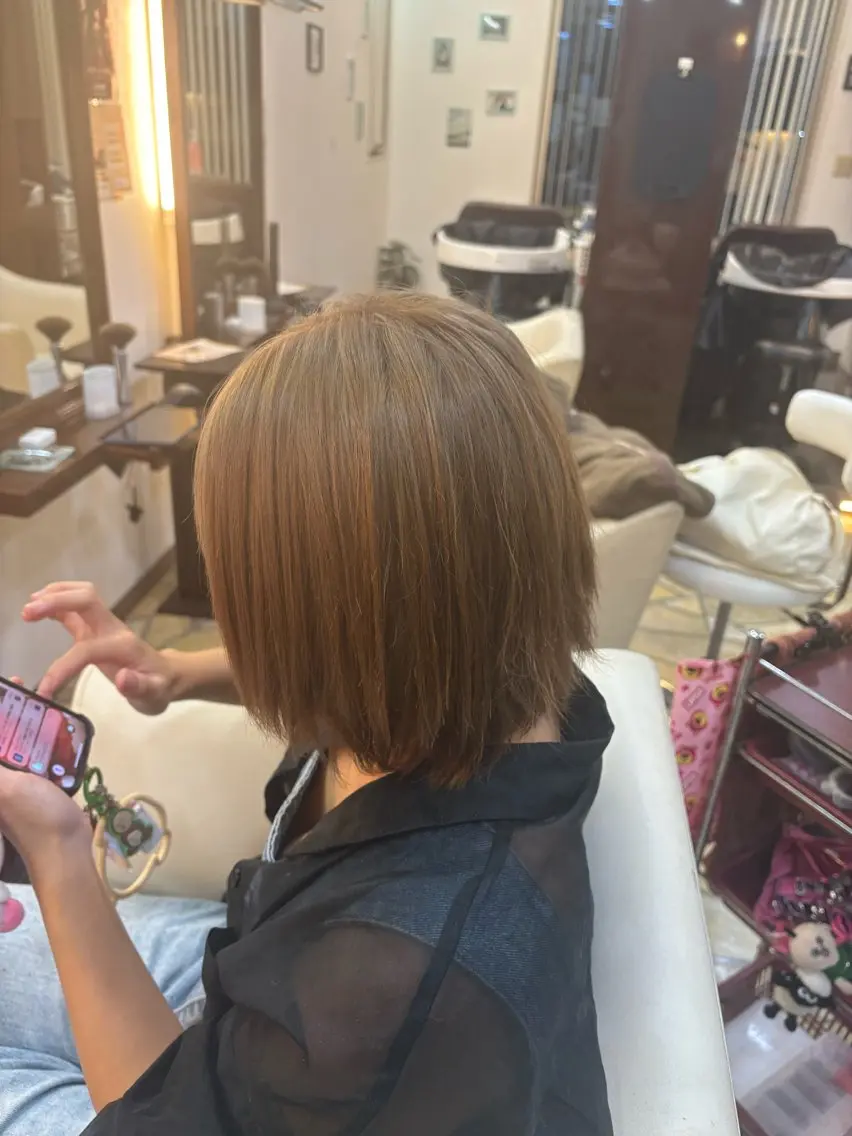 ショート カラー 藤田 麗安のヘアスタイル