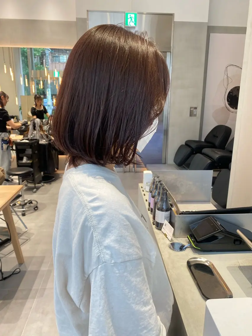 ミディアム カラー ミオ💎ショート 透ける暗髪のヘアスタイル