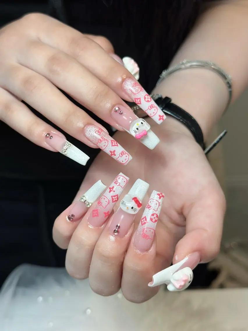 ネイル チークネイル ドット フレンチネイル グラデーション ハート ハンドネイル Julli NailStudioのネイルデザイン