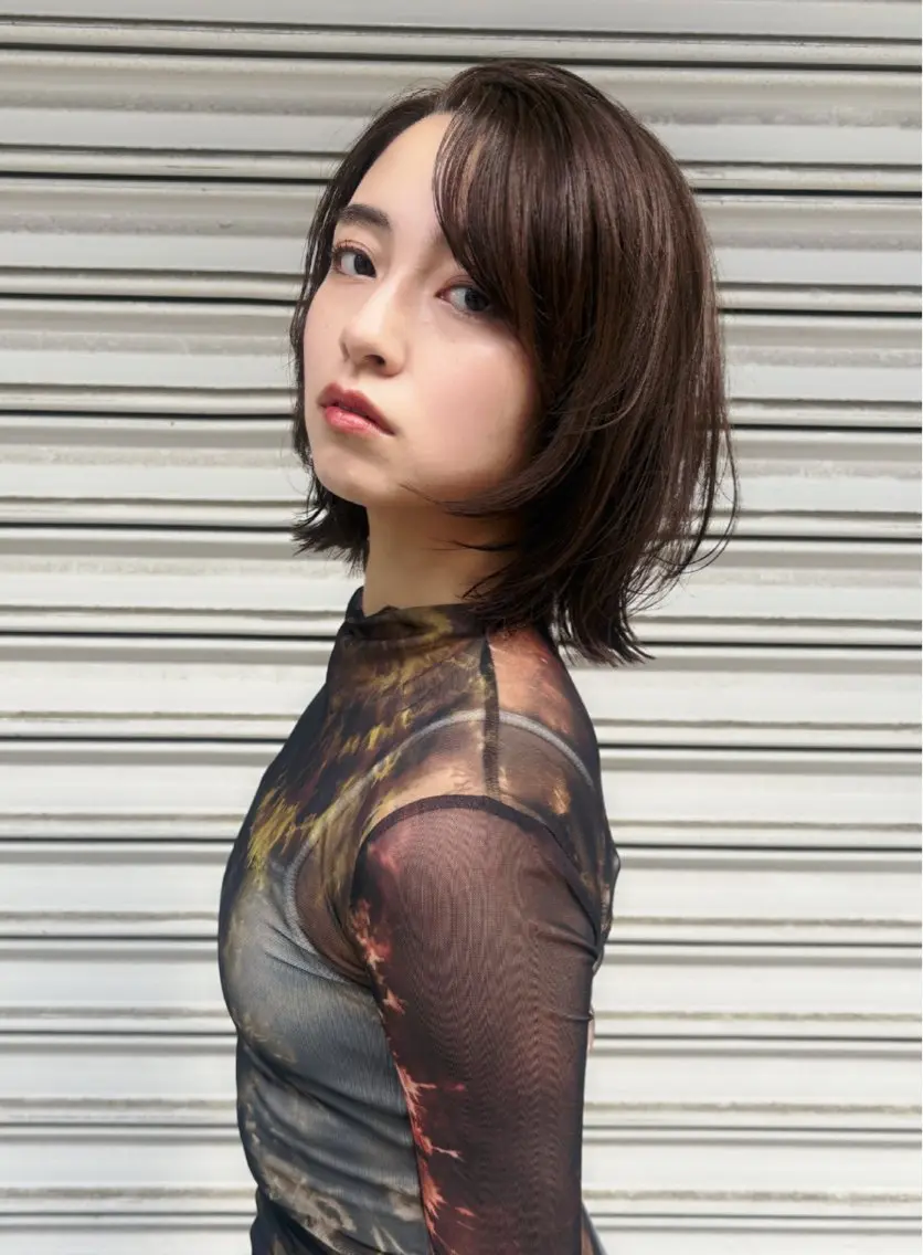 ミディアム ボブレイヤー ミディアムレイヤー アッシュ アッシュブラウン アッシュグレー 内藤 忍のヘアスタイル