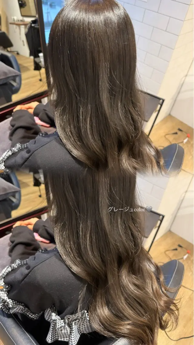 カラー グレージュ ヘアカラー KaRin 🌺のヘアスタイル