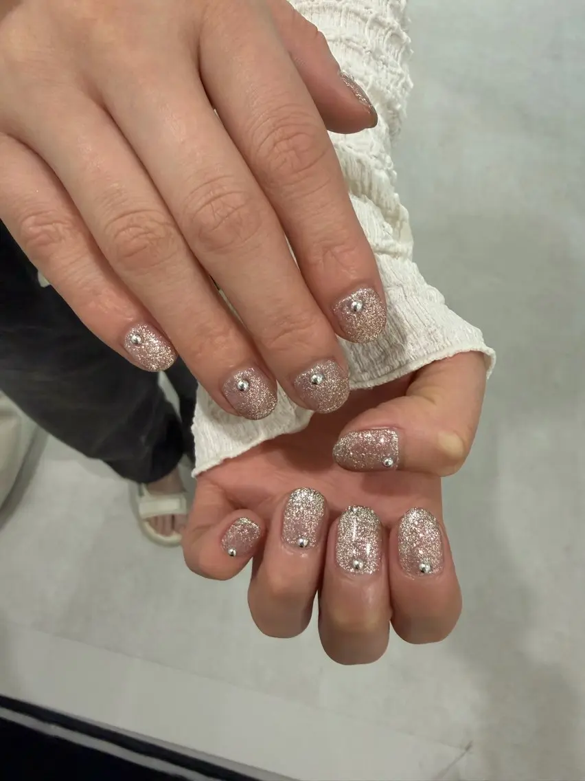 ネイル 氷ネイル・うるうるネイル ラメ(グリッター) シルバー シンプルネイル ハンドネイル Mermaid Nail みはなのネイルデザイン