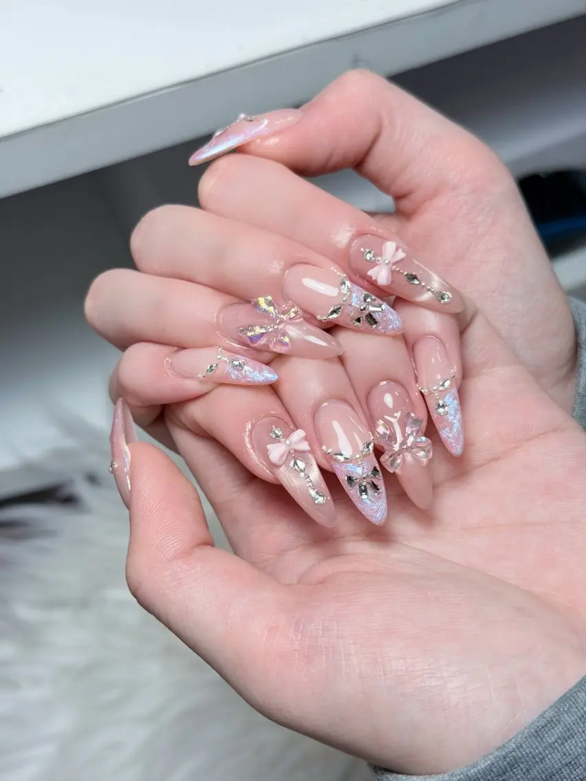 ネイル チークネイル ドット フレンチネイル グラデーション ハート ハンドネイル Julli NailStudioのネイルデザイン
