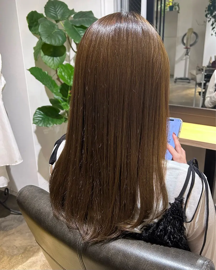 セミロング カラー 透明感カラー オリーブカラー 山田 祐梨菜のヘアスタイル