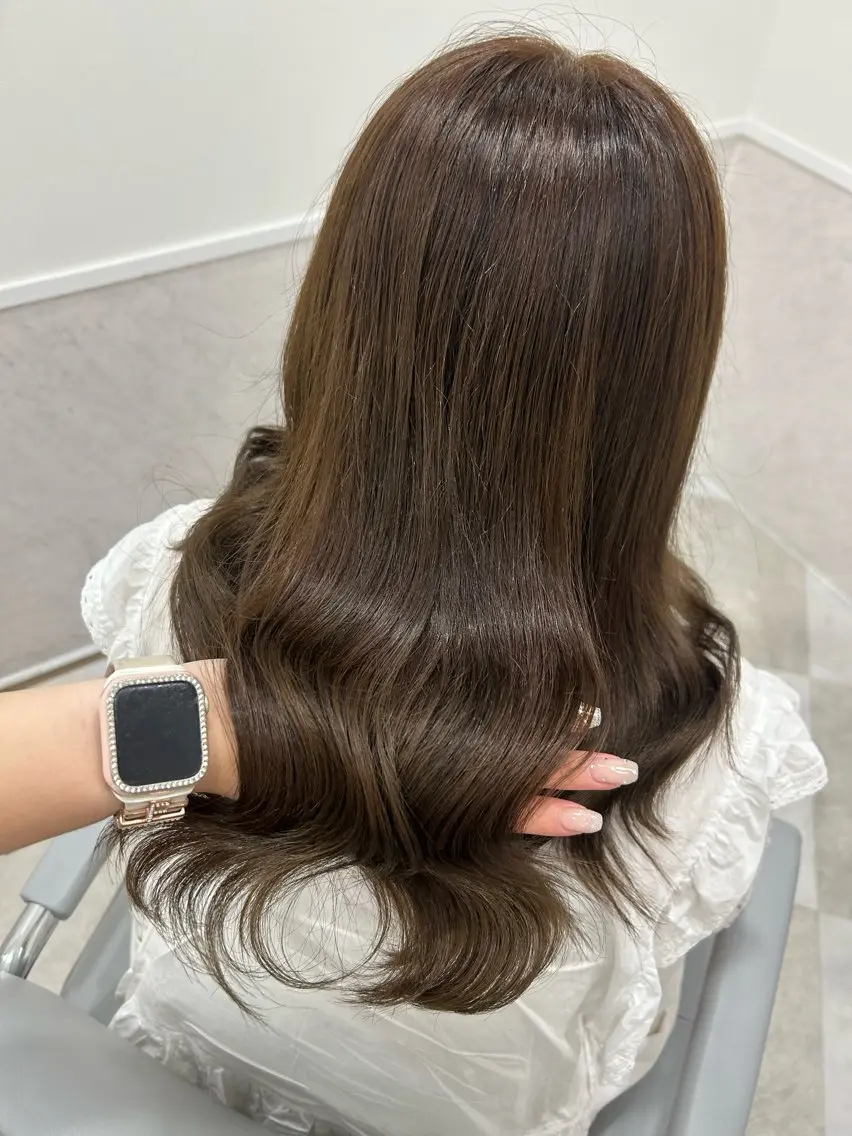 ロング カラー ベージュカラー オリーブベージュ 松本 七海のヘアスタイル