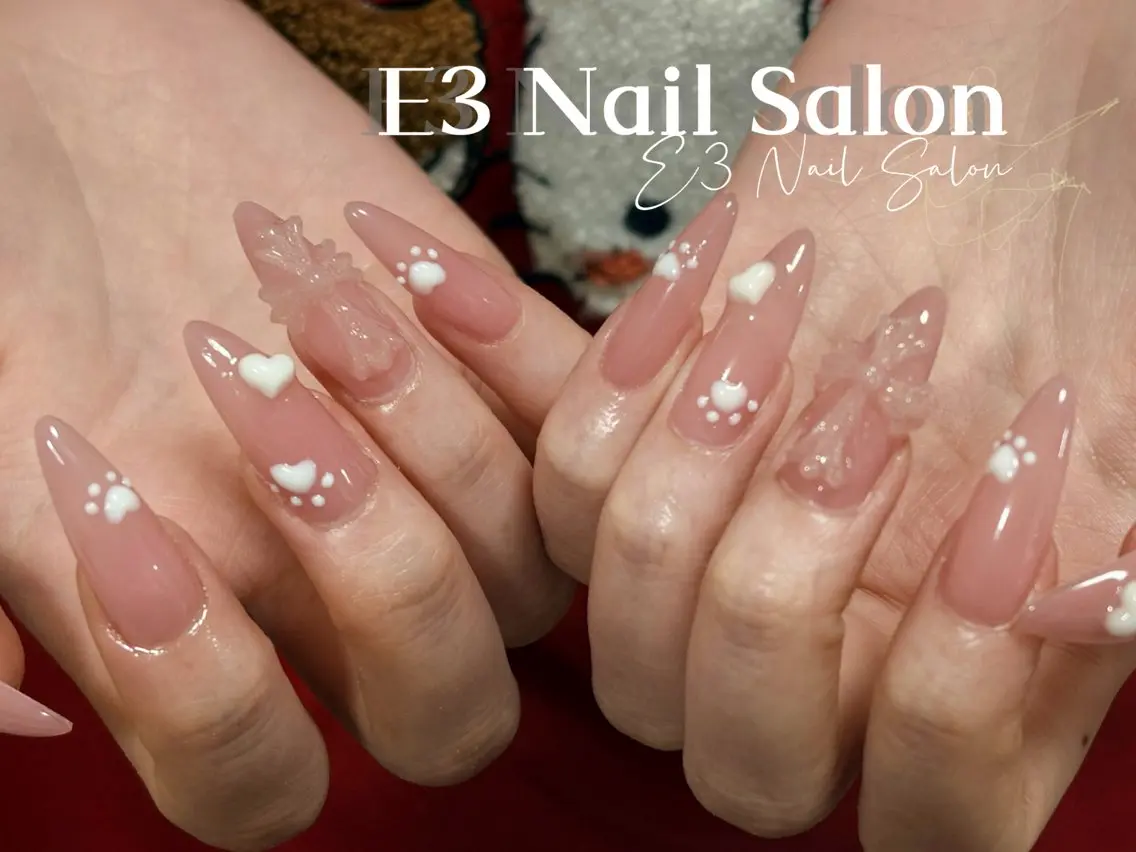 ネイル オーロラネイル フレンチネイル ジェルネイル ガラスフレンチ キラキラネイル ハンドネイル E3 Nail Salonのネイルデザイン