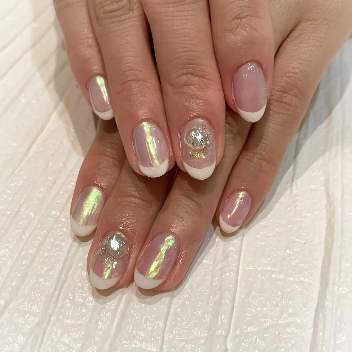 ネイル オーロラネイル フレンチネイル ミラーネイル nailAVANCE akariのネイルデザイン