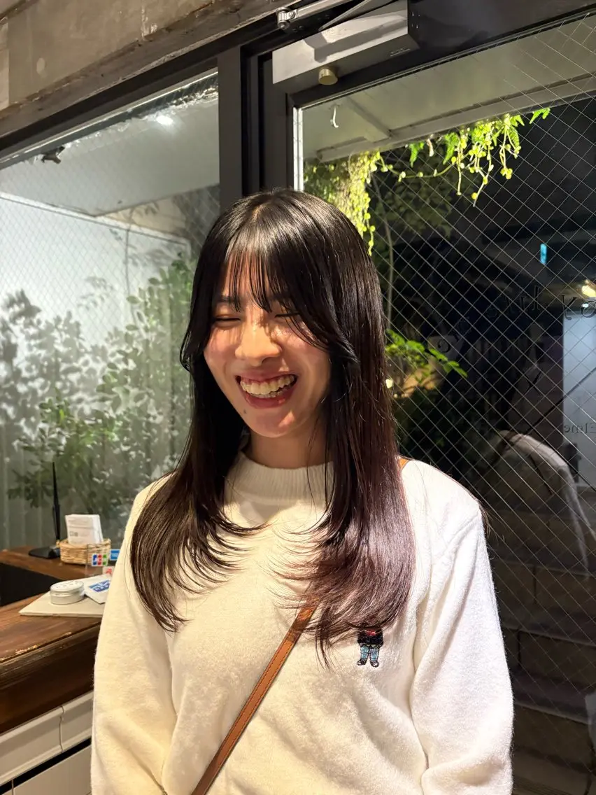 ロング 顔まわりレイヤー レイヤーカット パーマ×透明感カラー MIOのヘアスタイル