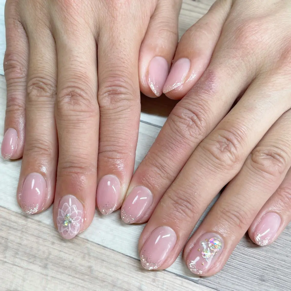 ネイル ラメ(グリッター) 持ち込み ピンク MINORI Nail&Waxのネイルデザイン