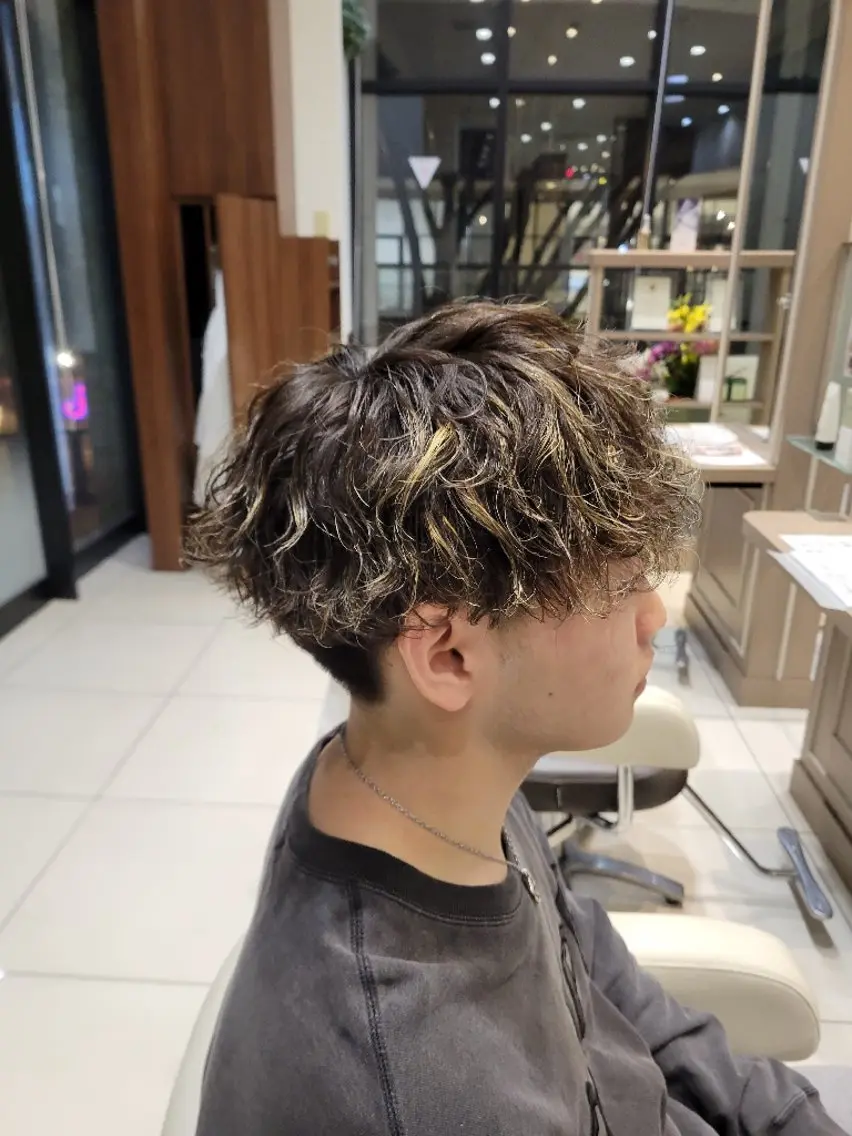 パーマ メンズ メンズパーマ スパイラルパーマ メンズパーマ 渡辺将功のヘアスタイル