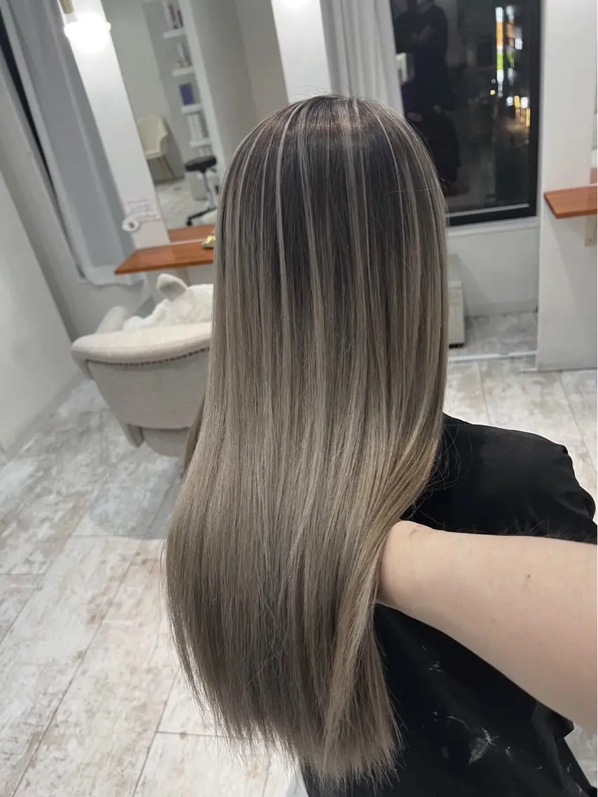 ロング カラー バレイヤージュ グレージュ レイヤーカット 指名数No.1 /NAOYAのヘアスタイル