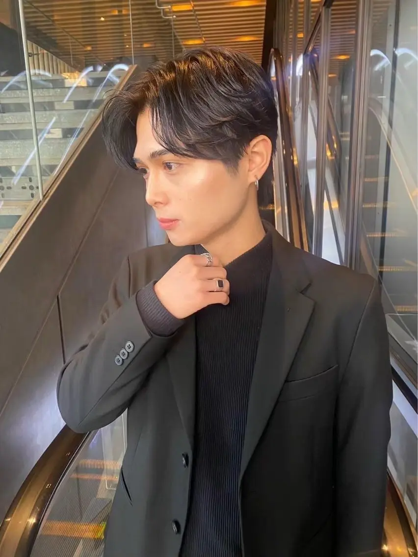 パーマ メンズ メンズブリーチ ダウンパーマ フェードカット フェザーパーマ メンズパーマ カット パーマ メンズカット/眉カッ ト/ブリーチ/シオリのヘアスタイル