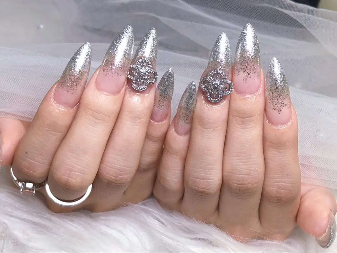 ネイル lucky nail 歌舞伎町のネイルデザイン