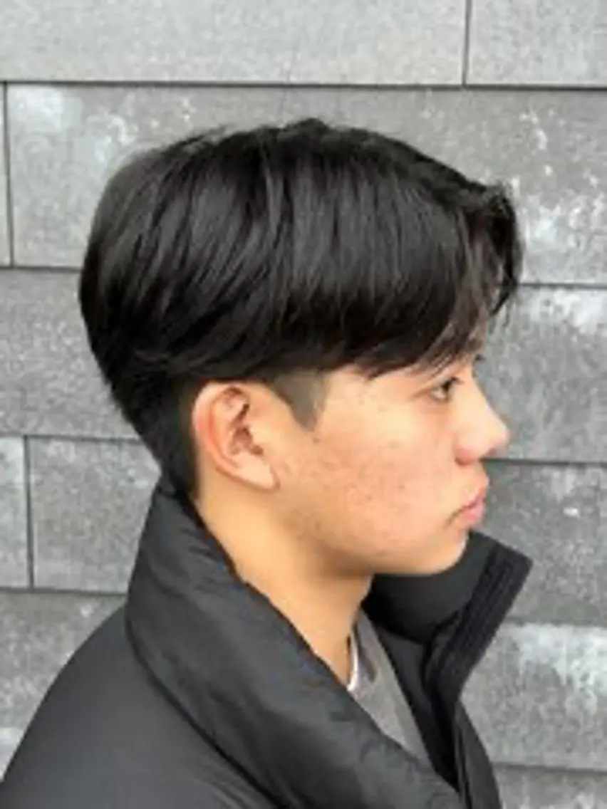 メンズ センターパート カット 内山 翔太のヘアスタイル