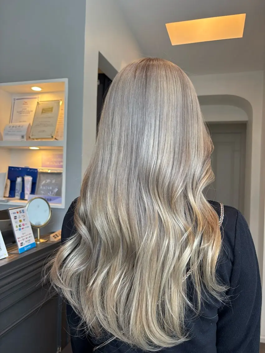 セミロング カラー ヘアカラー トリートメント 似合わせhair🎀 Manaのヘアスタイル