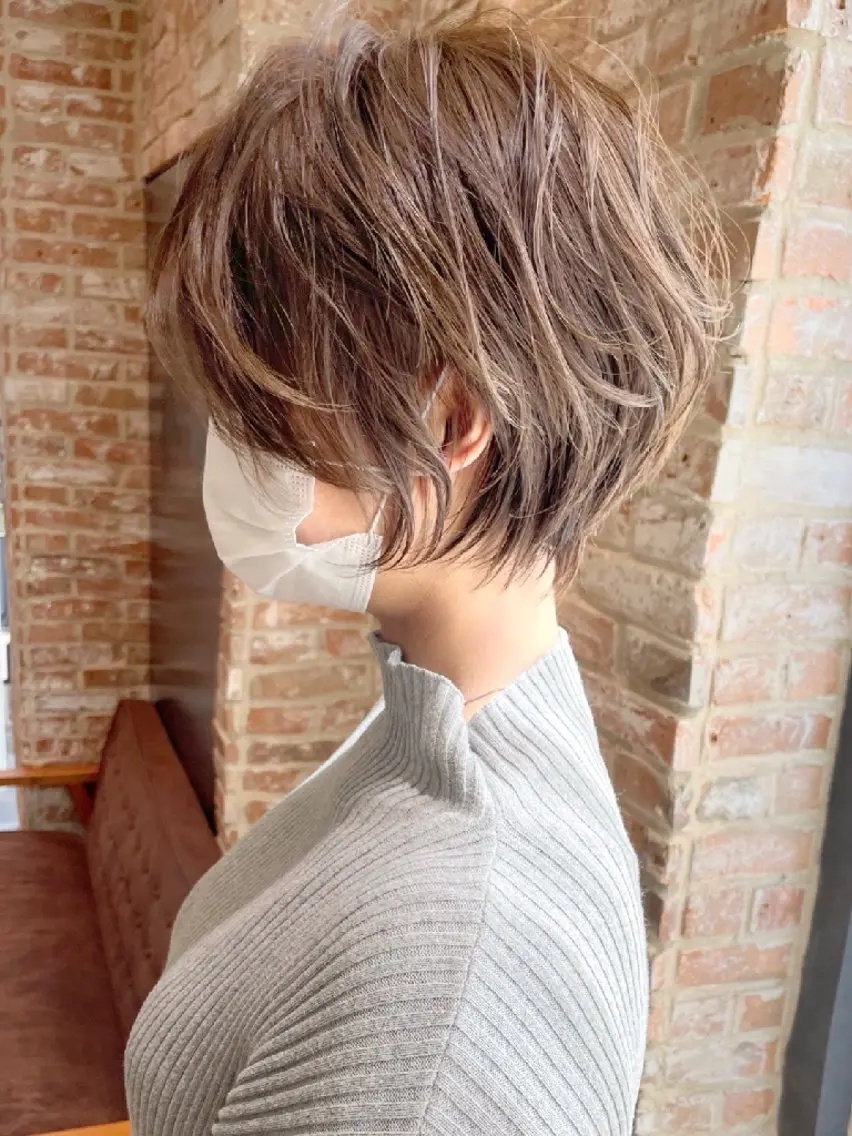 ショート カット ヘアカラー 山嵜 菜織のヘアスタイル