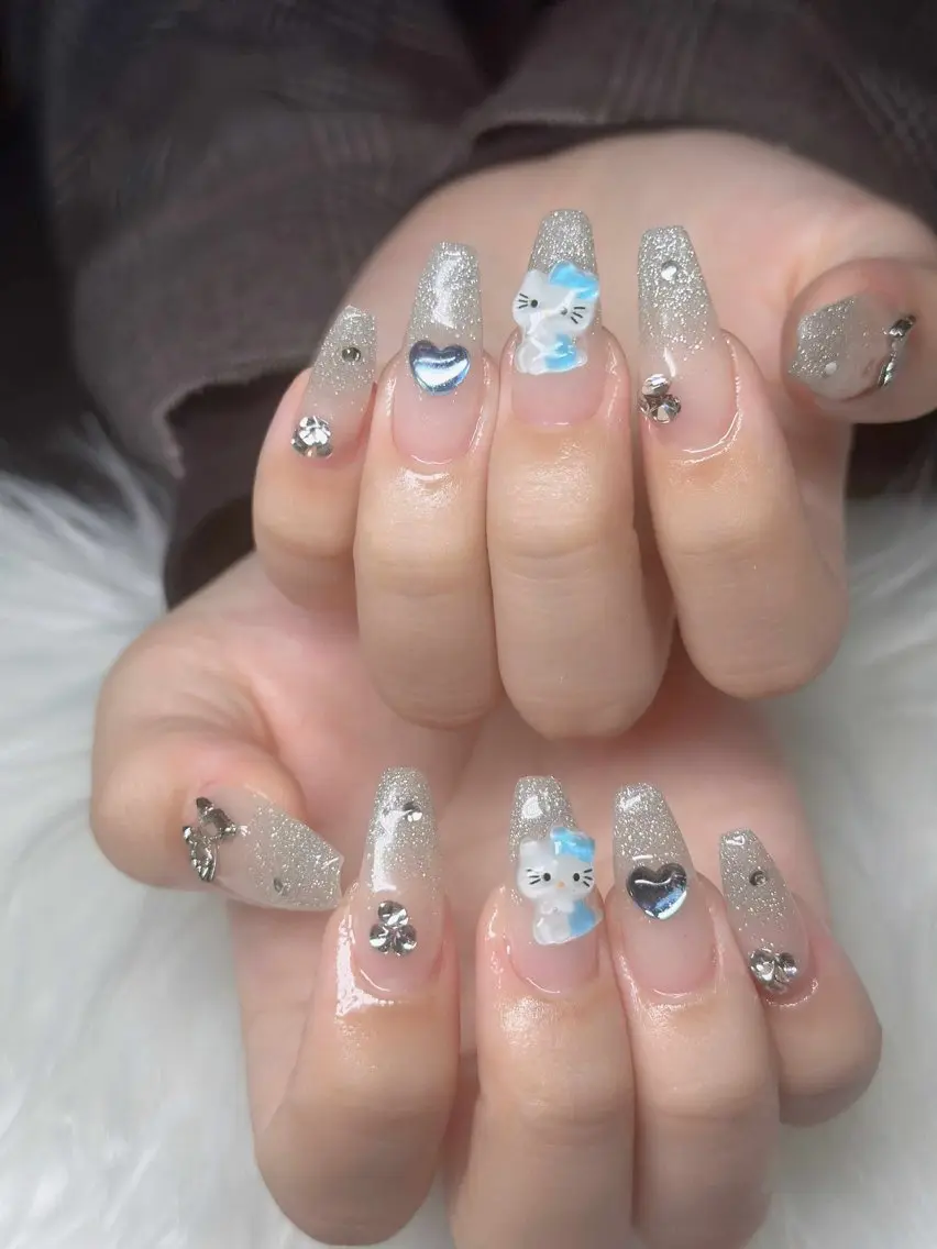 ネイル オーロラネイル フレンチネイル ジェルネイル ハロウィン キラキラネイル H.baby Nail Salonのネイルデザイン