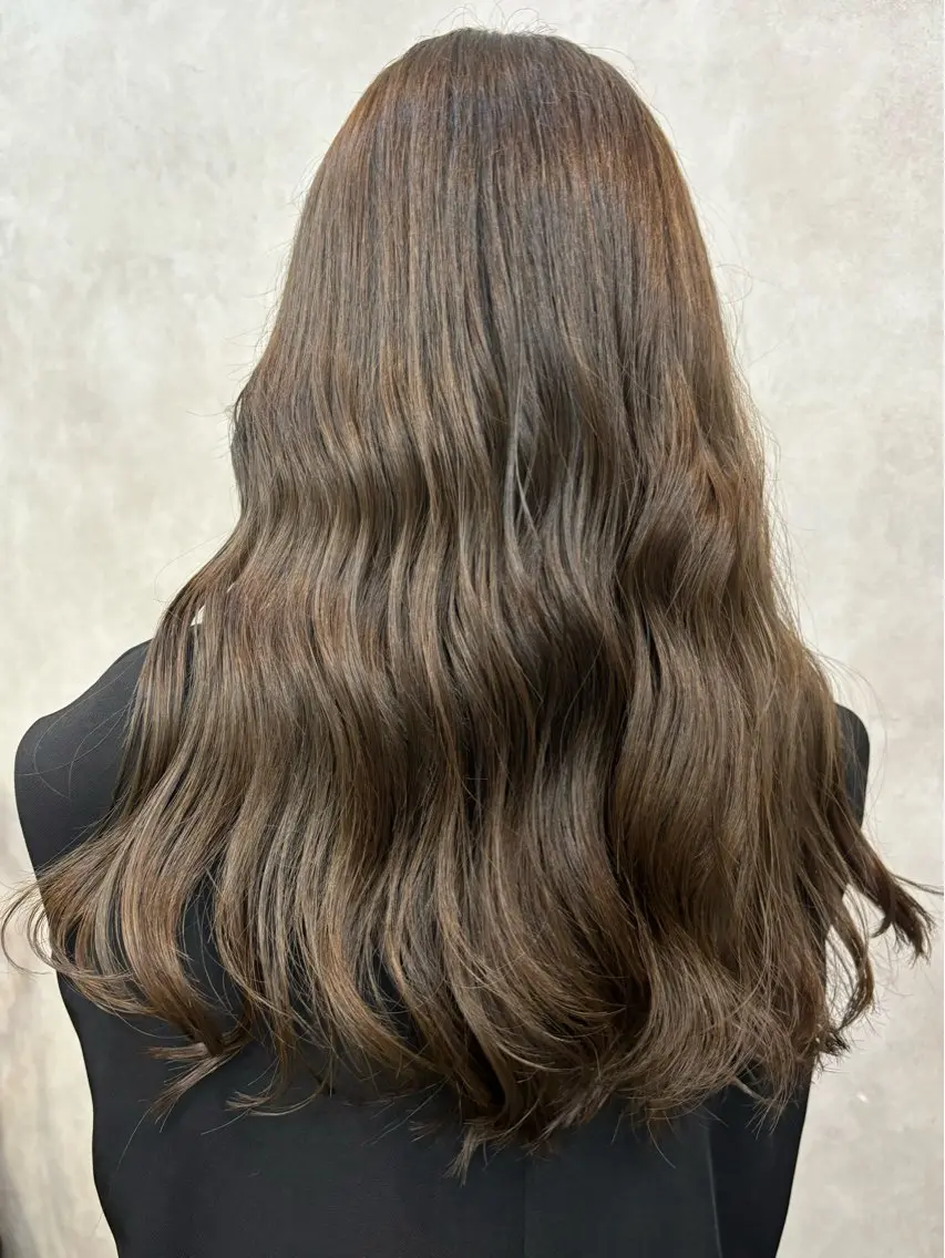 ロング カラー 【aini天王寺】 𝐚𝐢𝐫𝐢✂︎のヘアスタイル