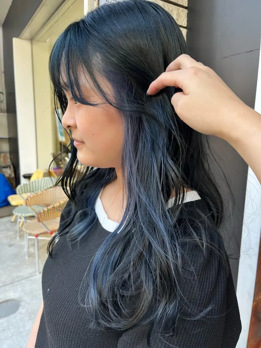 ロング i sのヘアスタイル